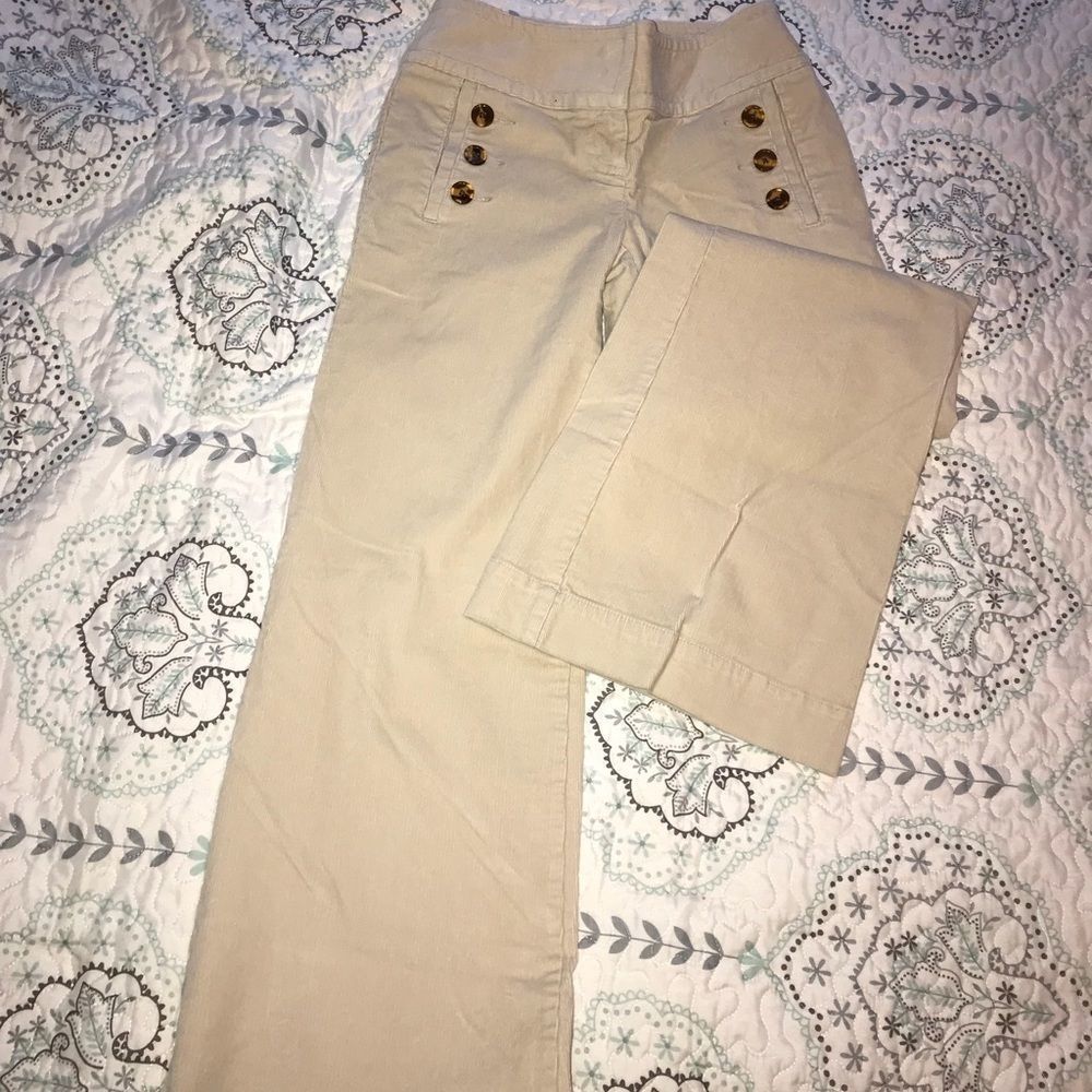 •Victoria’s Secret•